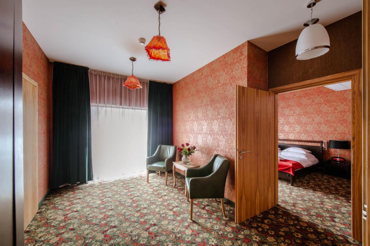 Hotel Lenart Wieliczka Exteriör bild