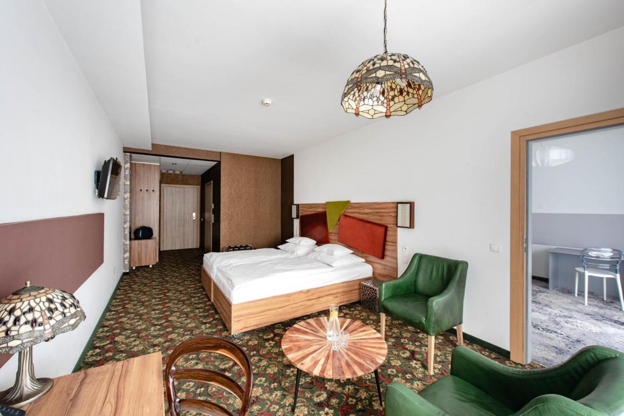 Hotel Lenart Wieliczka Exteriör bild